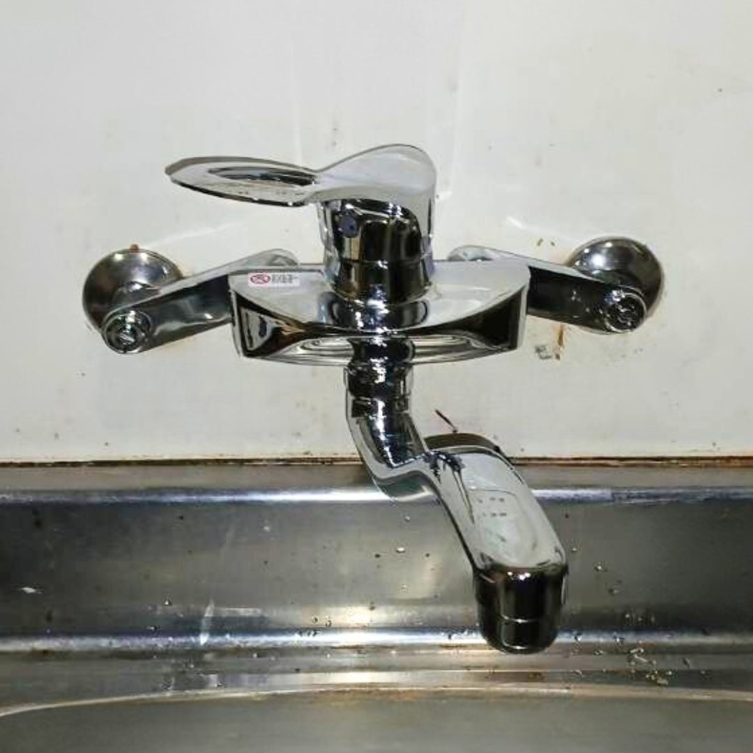 蛇口の水漏れを本体交換で解消|久喜市