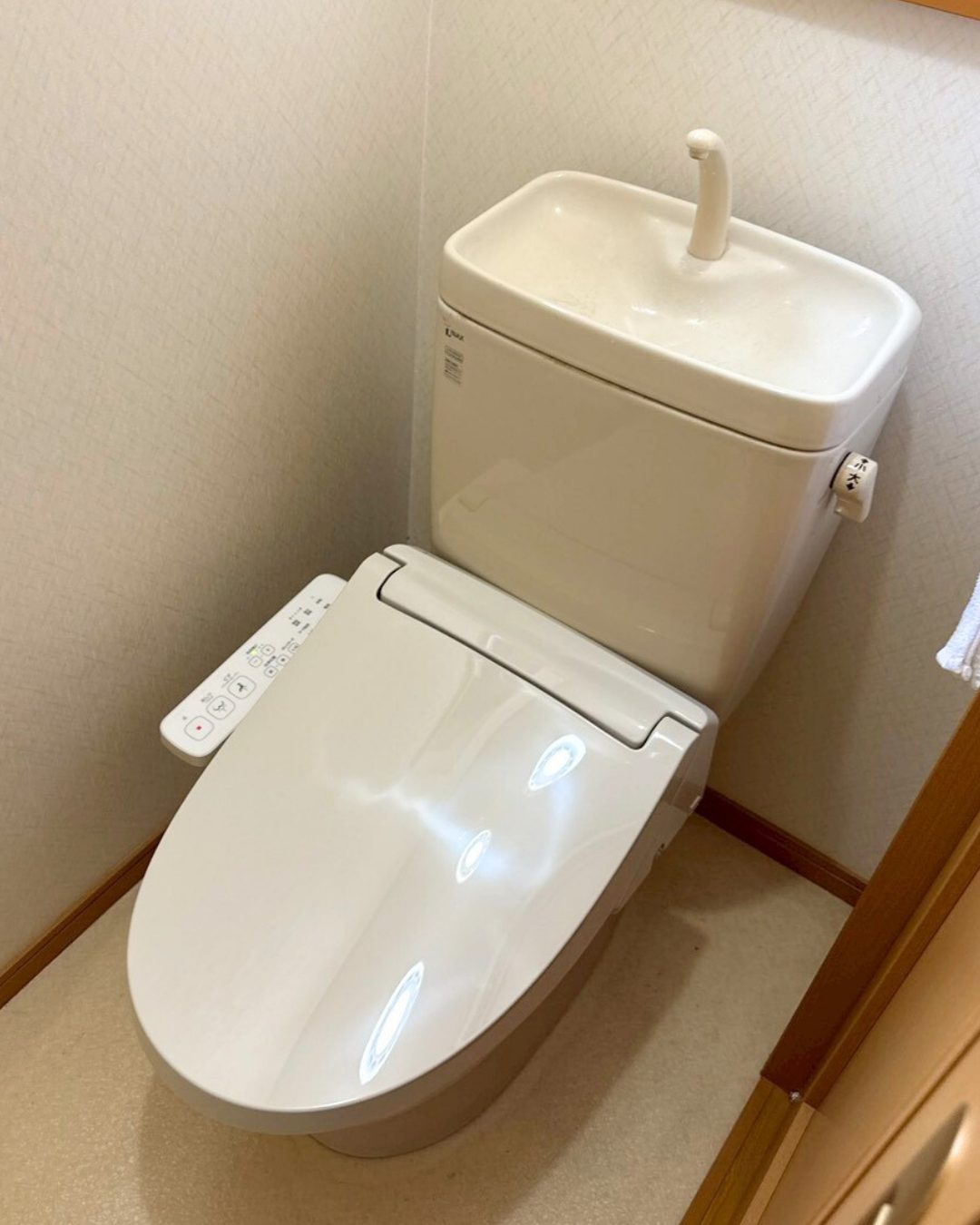 便器はそのまま、1階・2階の便座交換|幸手市