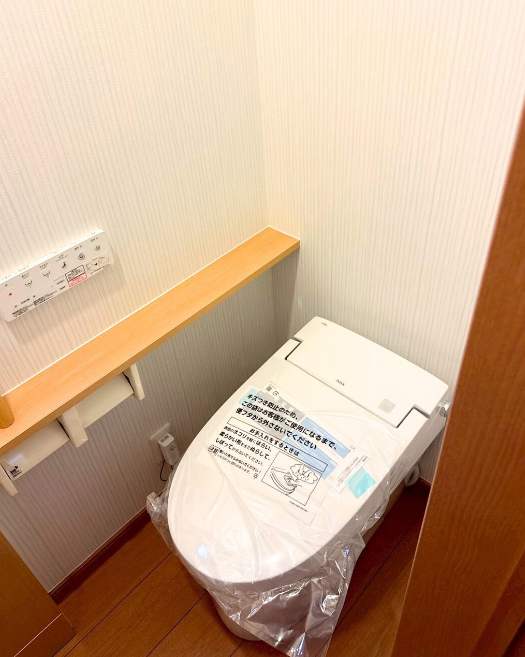 LIXIL サティスSへ交換＋クロス張替えで空間リフォーム｜桶川市